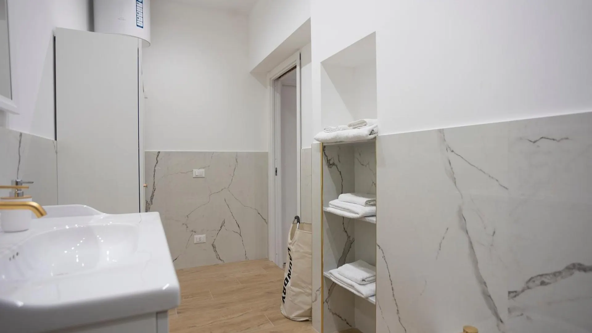 Dominic Luxury House - A 2 Passi Dalla Cattedrale Palermo 0*,  Italien